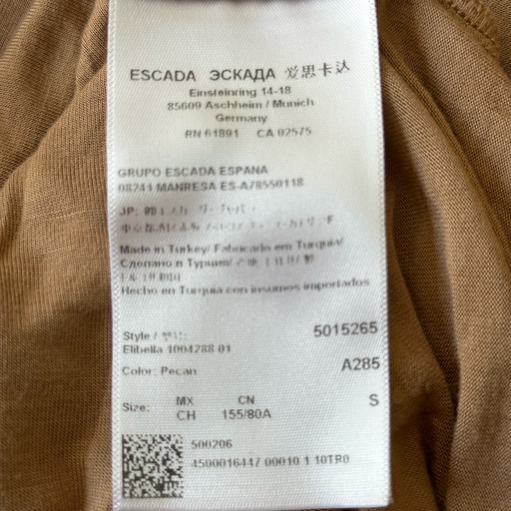Escada - Picture 2 of 3